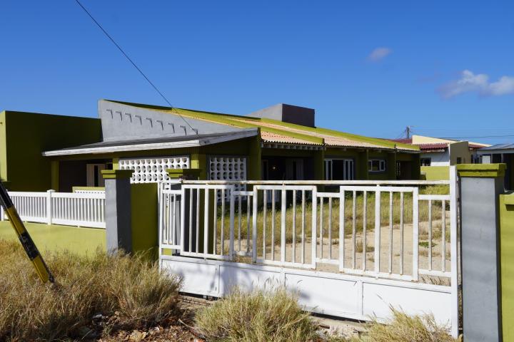 Single Family Home in a peaceful setting at Lago Heights