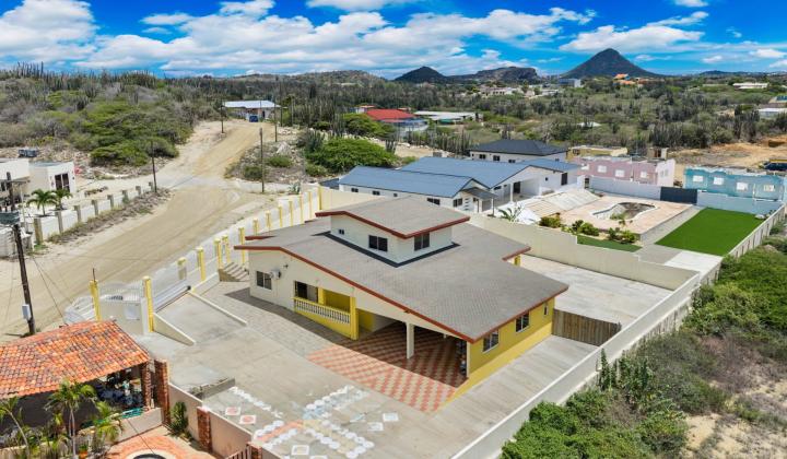 Barcadera Private Estate | Spacious Home on a 1,313 m² Private Lot photo 1
