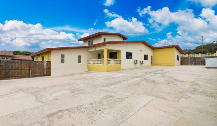 Barcadera Private Estate | Spacious Home on a 1,313 m² Private Lot photo 2