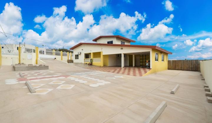 Barcadera Private Estate | Spacious Home on a 1,313 m² Private Lot photo 3